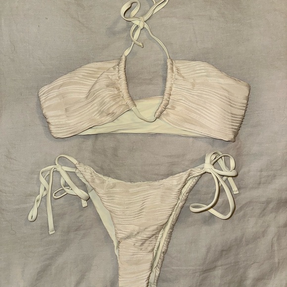 Zaful Textured Cream Bikini Set - Picture 2 of 4